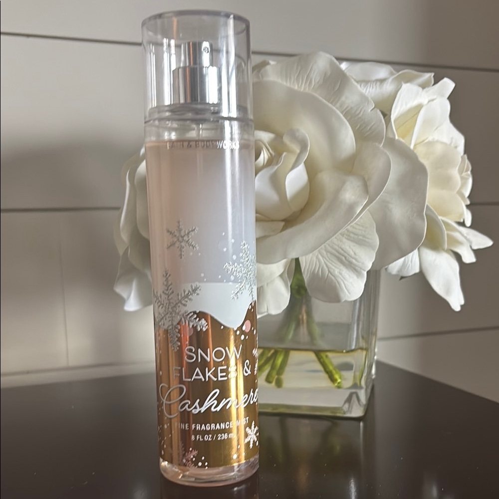 Bath & Body Works Snowflakes & Cashmere Mist